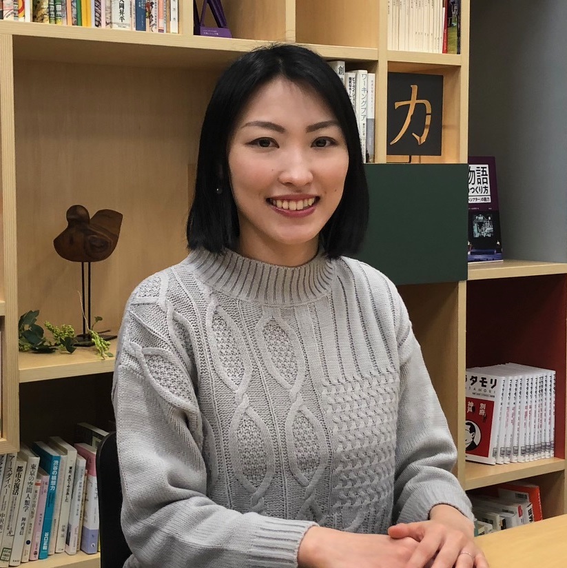 播摩史子さん